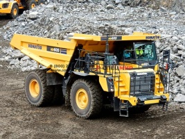 Карьерный самосвал Komatsu HD605-6