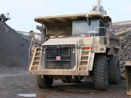 Карьерный самосвал TEREX TR70