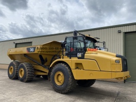 Шарнирно-сочленённый самосвал Caterpillar 745