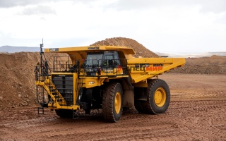 Карьерный самосвал Komatsu HD785-7