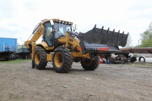 Экскаватор-погрузчик SHANMON 388H (Мосты CARRARO)