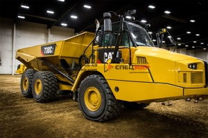 Шарнирно-сочлененный самосвал Caterpillar 730C2