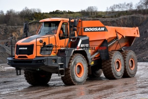 Шарнирно-сочлененный самосвал DOOSAN DA45